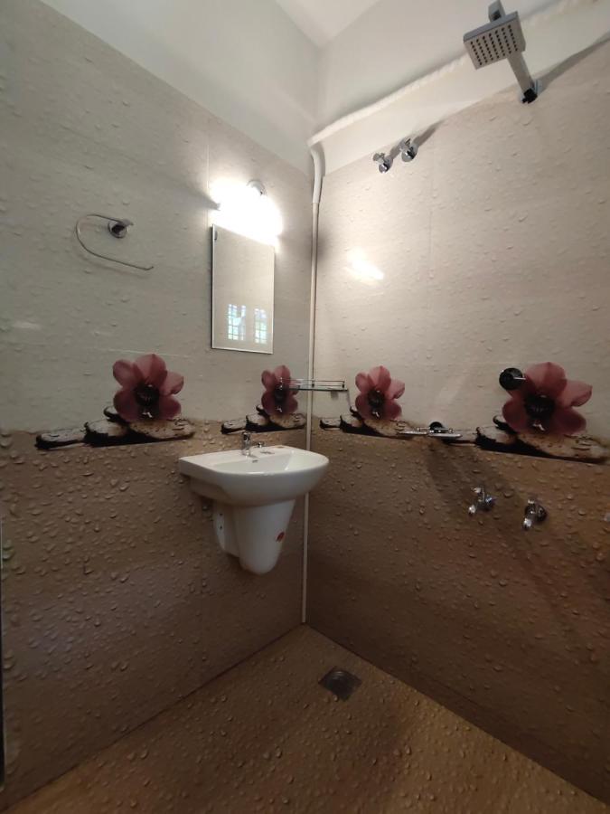 Hotel White House Residency Varkala Esterno foto