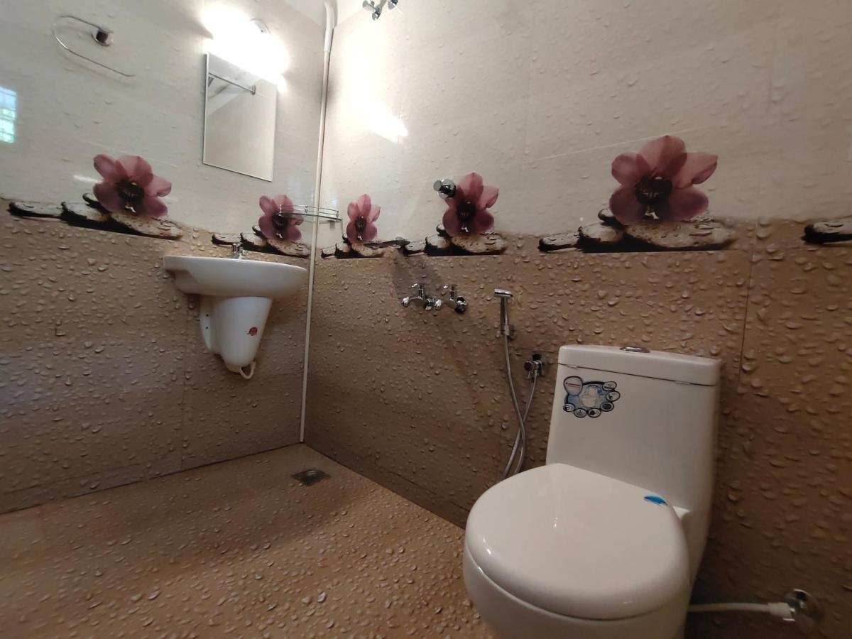 Hotel White House Residency Varkala Esterno foto