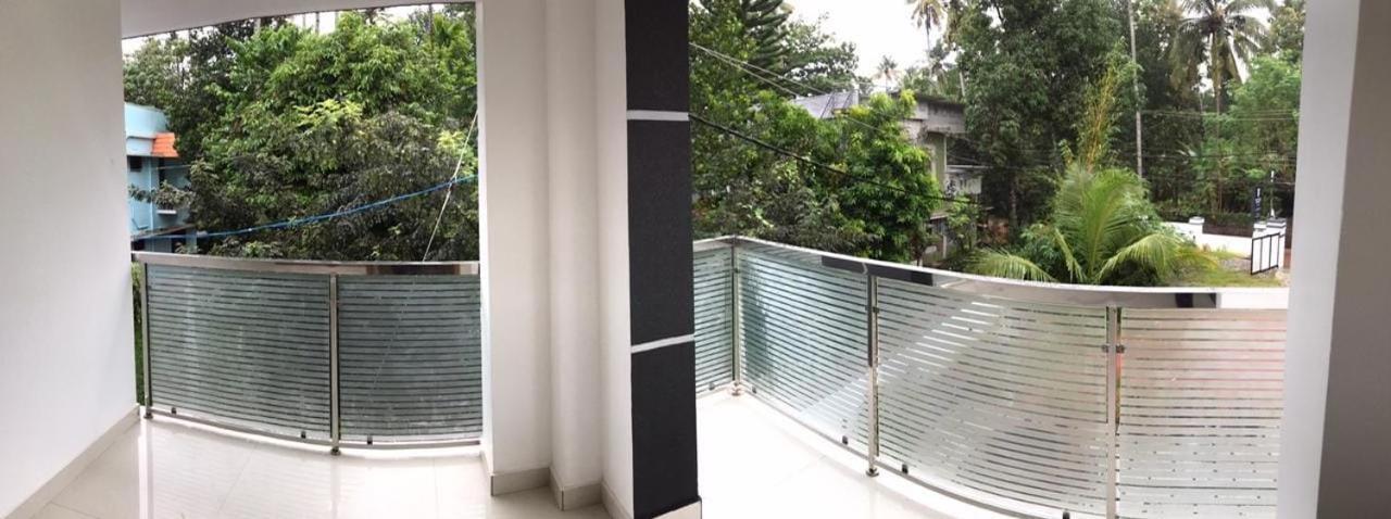 Hotel White House Residency Varkala Esterno foto