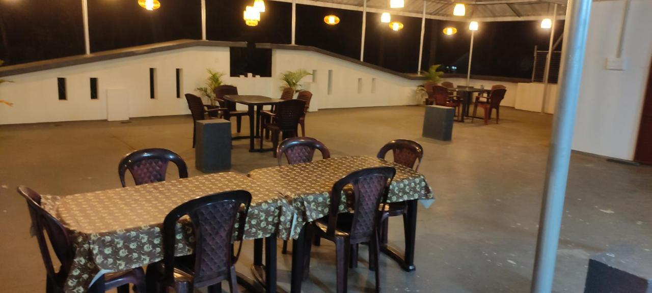 Hotel White House Residency Varkala Esterno foto