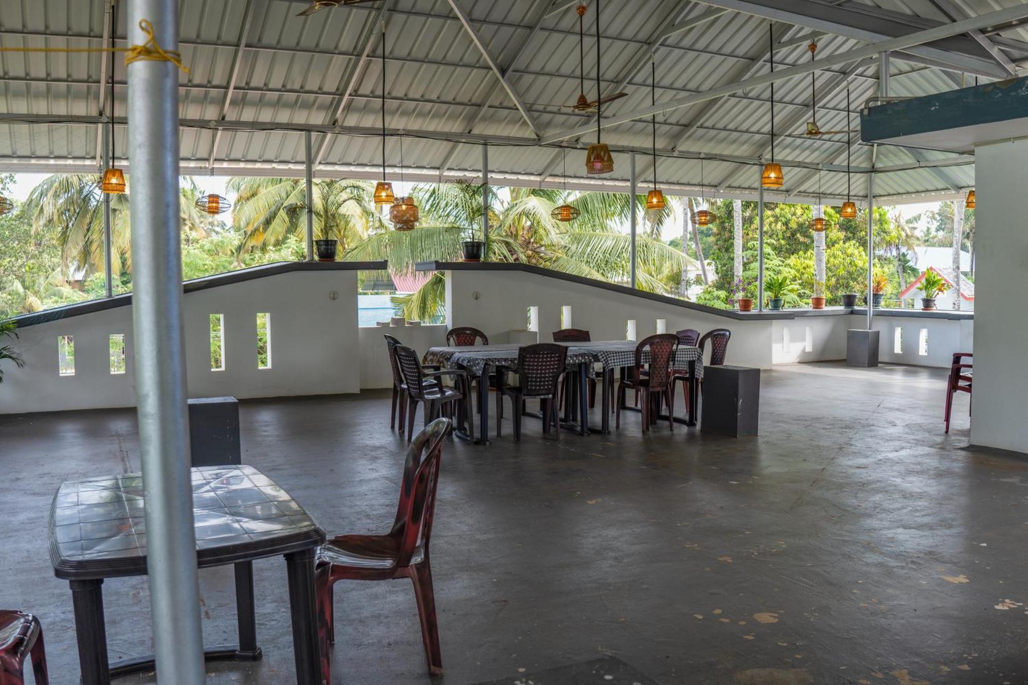 Hotel White House Residency Varkala Esterno foto